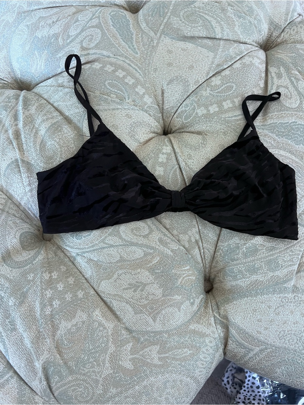 Acoa Black Women's Bralette with Subtle Pattern